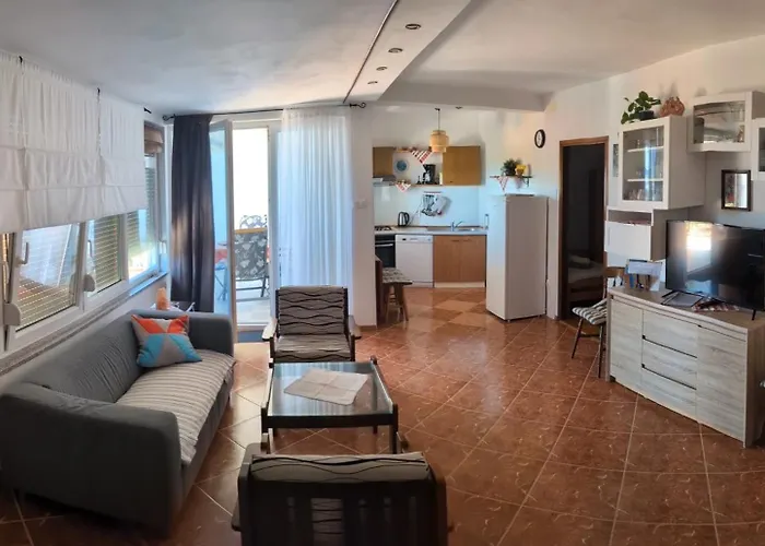 Dada * 诺维·维诺多尔斯基